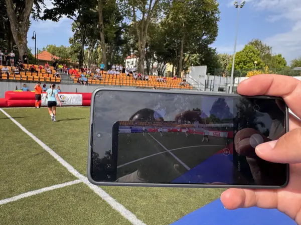 Um jogo acompanhado e registado junto à bancada. Distrital de Viseu, 2025.