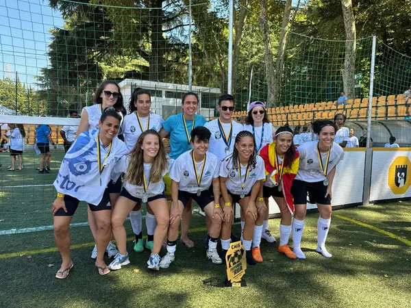 Equipa com medalhas, troféu e bandeira da Adamastor. Nacional em Viseu, 2024.